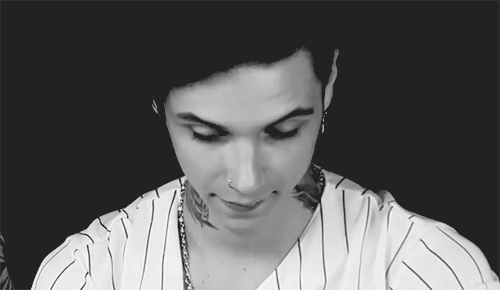 seraph gif 2.gif