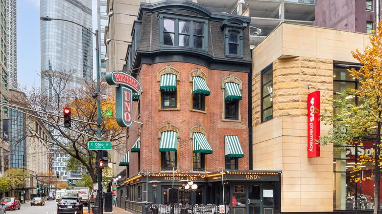 Original deep dish pizza Pizzeria Uno Chicago