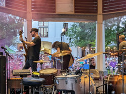 PXL_20230928_235935351.PORTRAIT