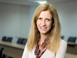 “Nenhum país com um bom sistema educacional tem apenas 4 horas de aula” diz presidente-executiva do Instituto Salto