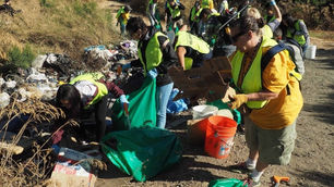 Working Together on Coastal Cleanup Day