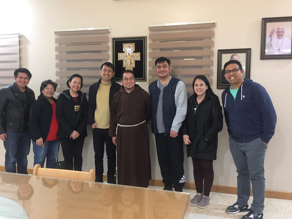 FILIPINO COMMUNITY