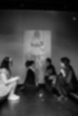 ¿QUIÉN PRENDIÓ LA PLANCHA Y PORQUE LA DEJÓ CALIENTE SOBRE LA CAMA?