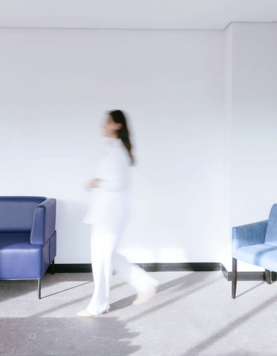 femme en mouvement_edited.jpg