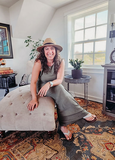 Hi! I'm Tarynn Kettel, owner of Pacific Sol Massage and licensed massage therapist (MA61582656)!