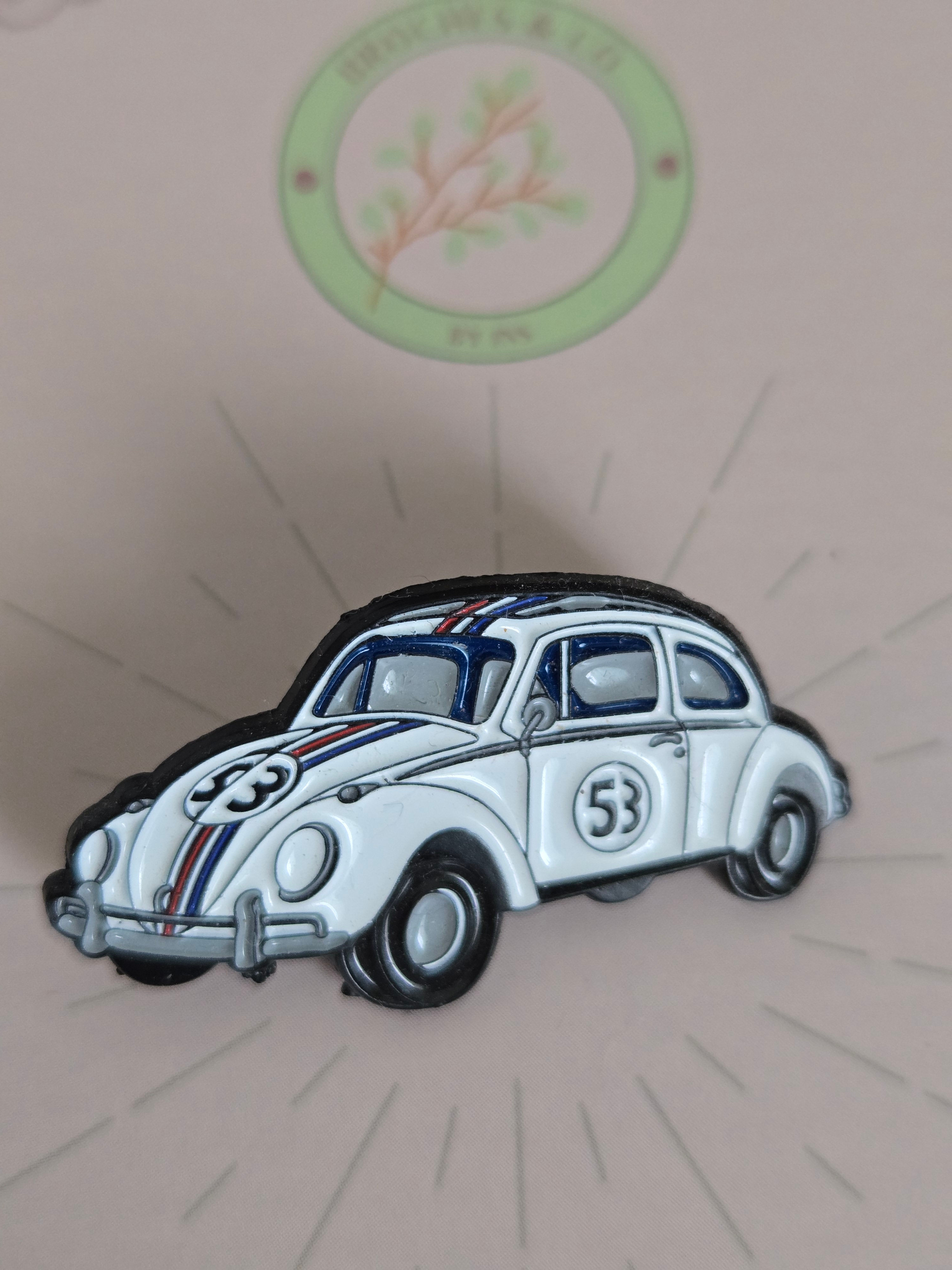 🚗 Broche Voiture Classique Vintage – Style Coccinelle Blanche #53
