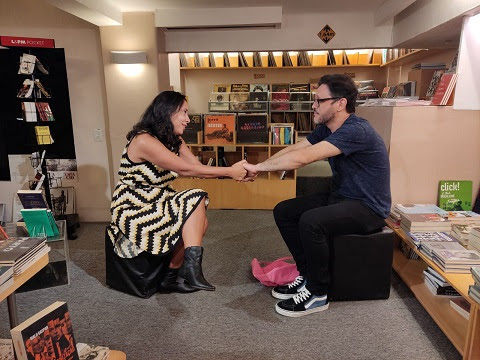 Fabiane Pereira recebe Lucio Mauro Filho no terceiro episódio do quadro "O que tem na minha sacola?"