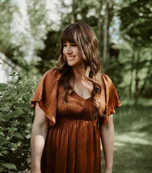 Jessica Meyers looking right