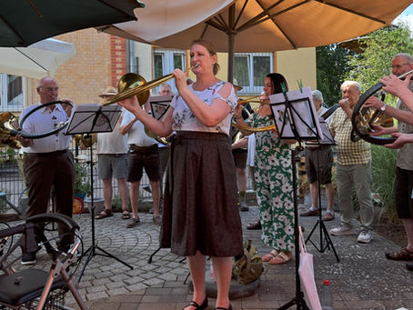 Jagdhornklänge in der Senioren-Tagesstätte Alzenau