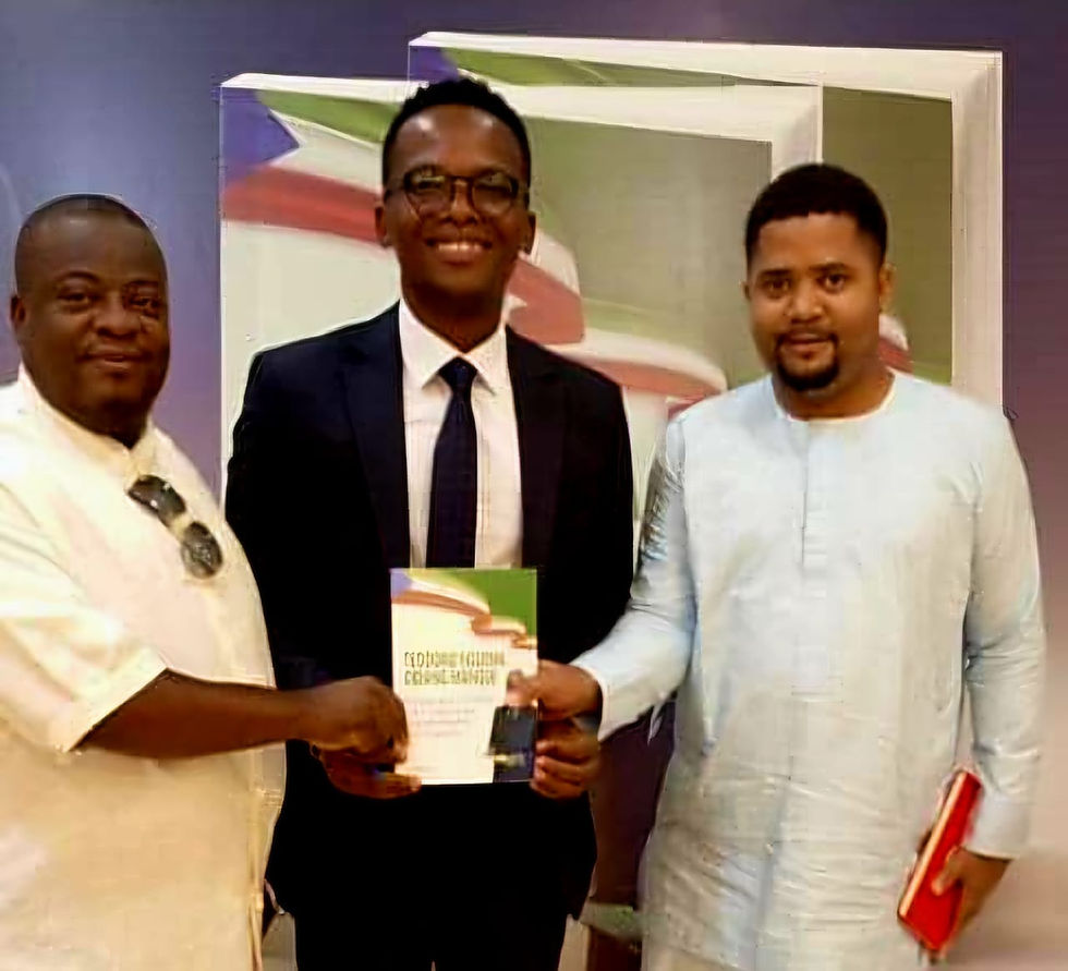 La delegación de SONAGAS G.E. estuvo encabezada por Belinda Sinforosa Otogo Meñeng, responsable de Imagen y Relaciones Públicas, acompañada por los miembros del área de Comunicación Feliciano Ntugu Obono y Aniceto Roku.