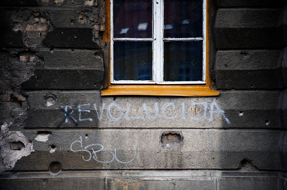 revolucija graffiti.jpg