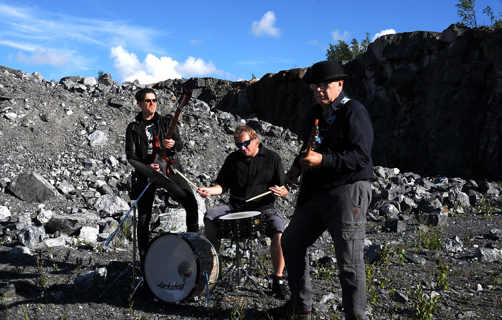 Verstaan päiväbileet Vol 3 -  The Mint Freaks