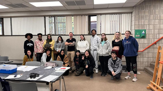 Group photo of American and Pakistani students.