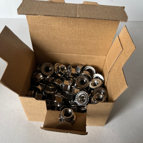 Ecrou dentelé M 10 pour boulon M10x30