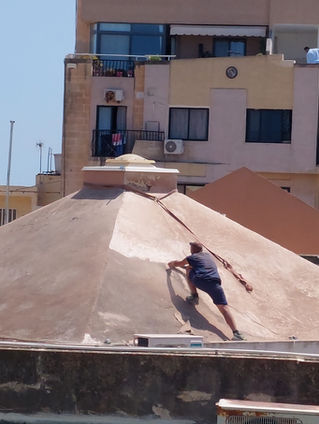 6_Worker on roof.jpg