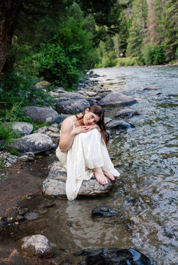 big sky montana senior portrait taken on the gallatin river