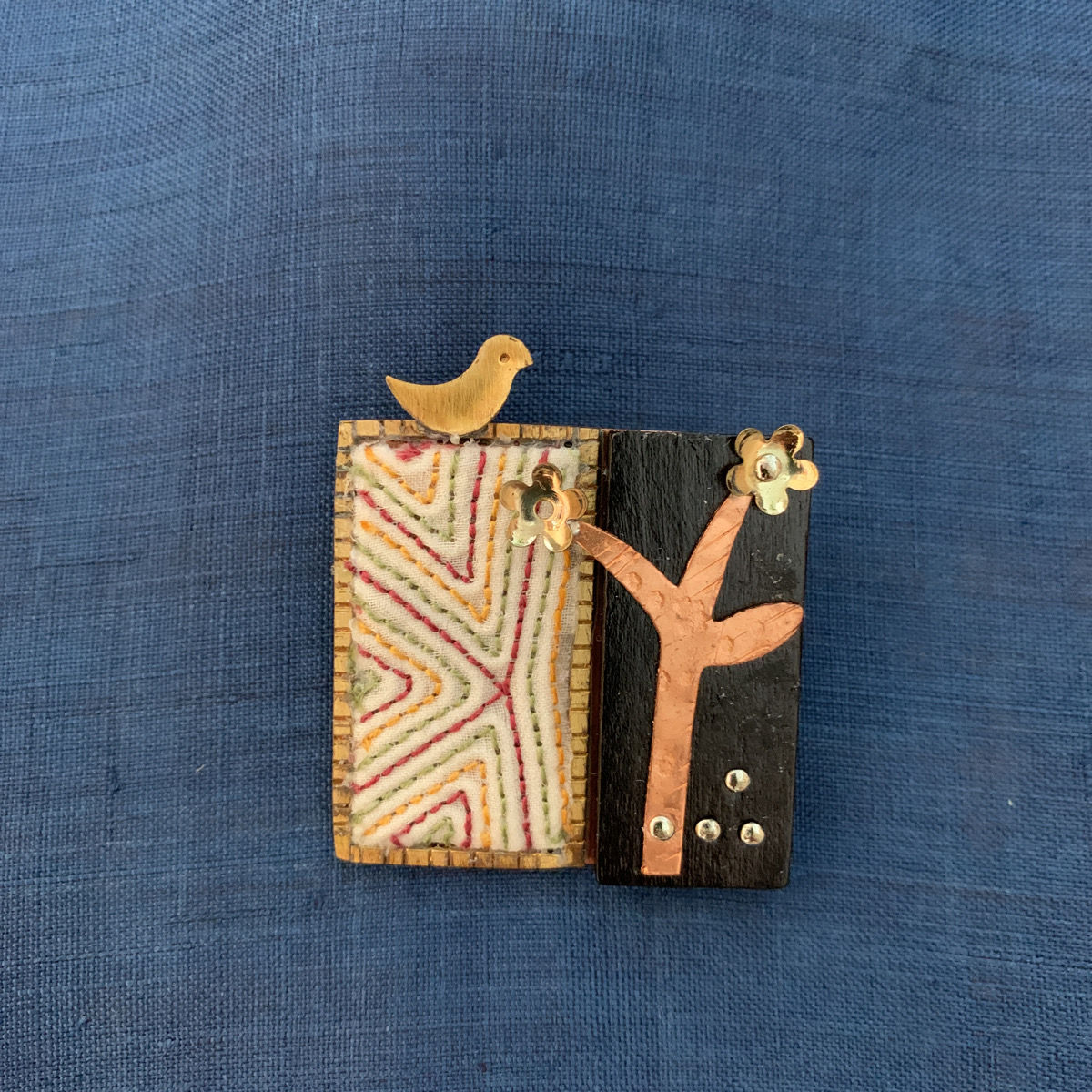 Broche Nubi Sexy Blanche