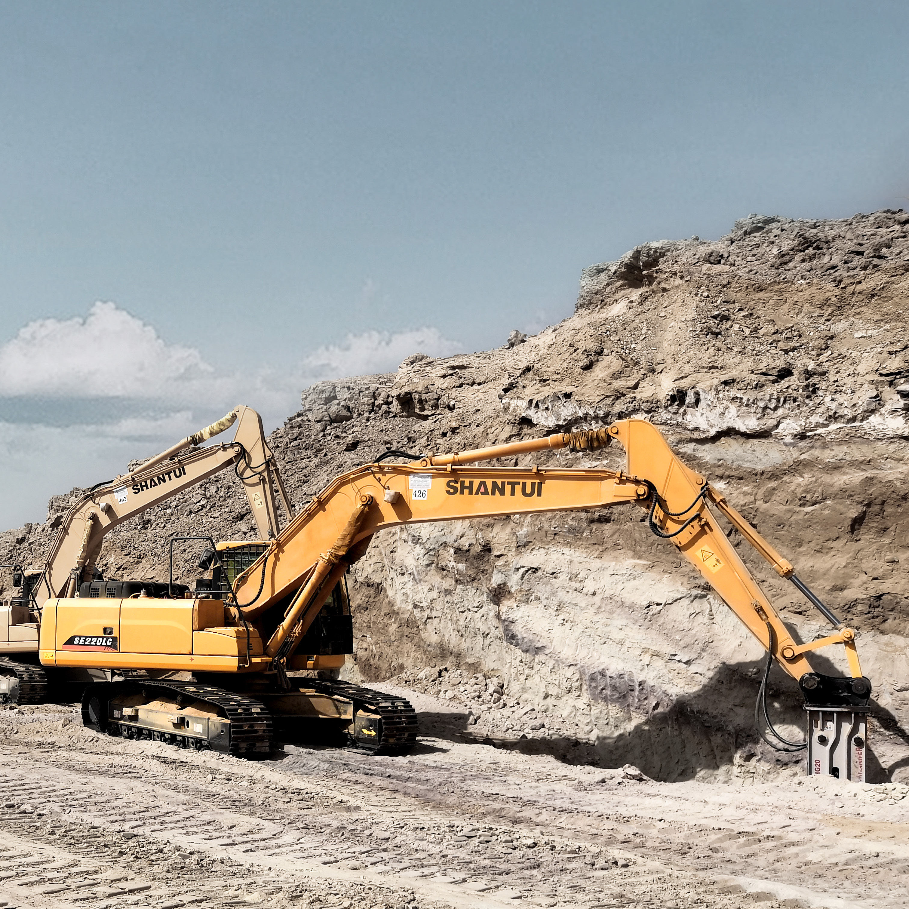 SE220LC Medium Excavator