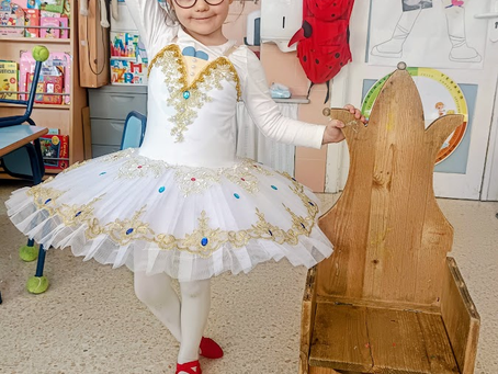 LA PROTAGONISTA ES: SANDRA Su personaje es: Anna Pavlova