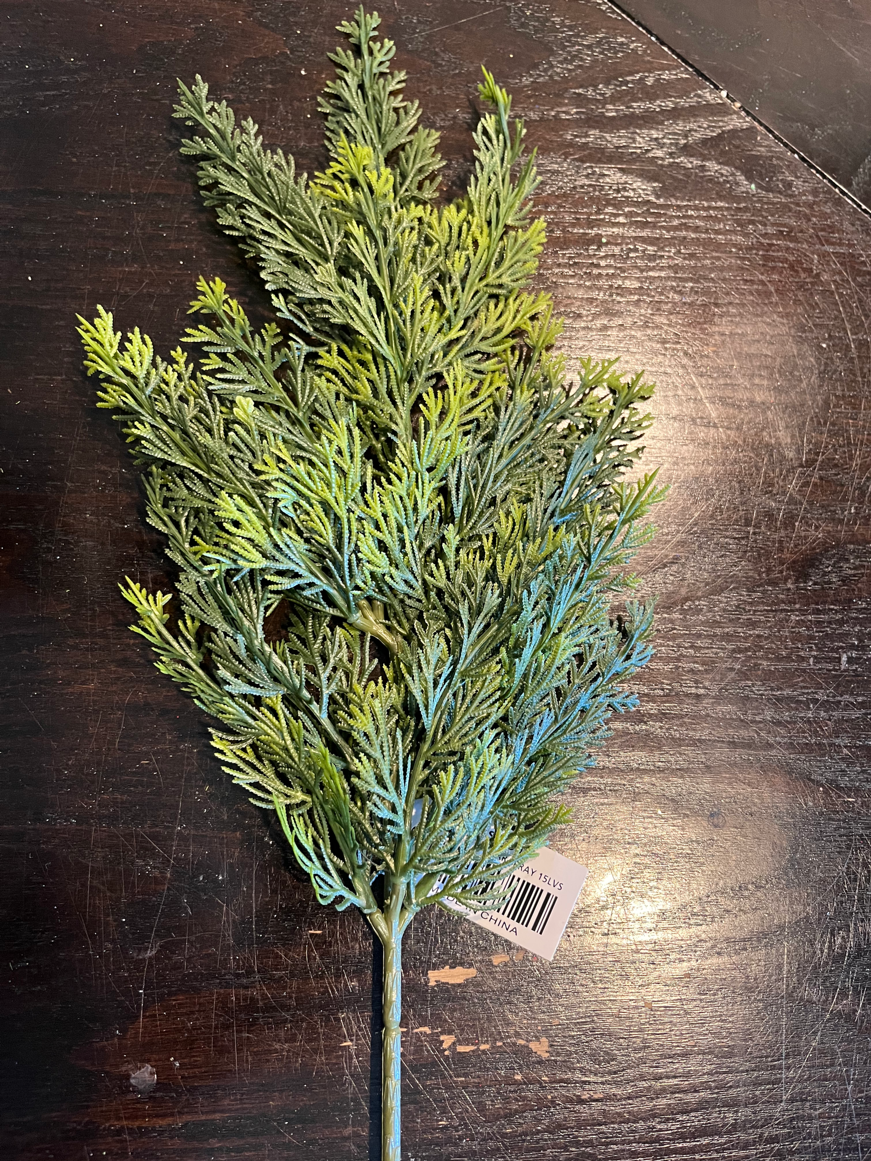 19.5” Soft Cedar Spray 