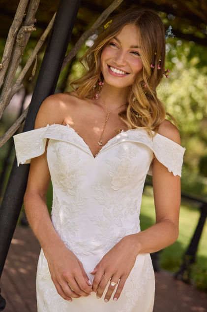 Rebecca-Ingram-Miley-Fit-and-Flare-Wedding-Dress-at-Elizabeth-Kate-Bridal-Lincolnshire-Yorkshire