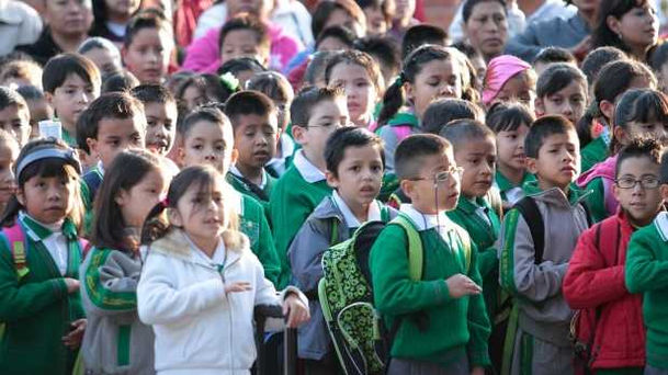 8 SUSPENSIONES POR VIERNES TÉCNICO Y 9 DÍAS DE FERIADOS
EN EL CALENDARIO ESCOLAR 2016-2017