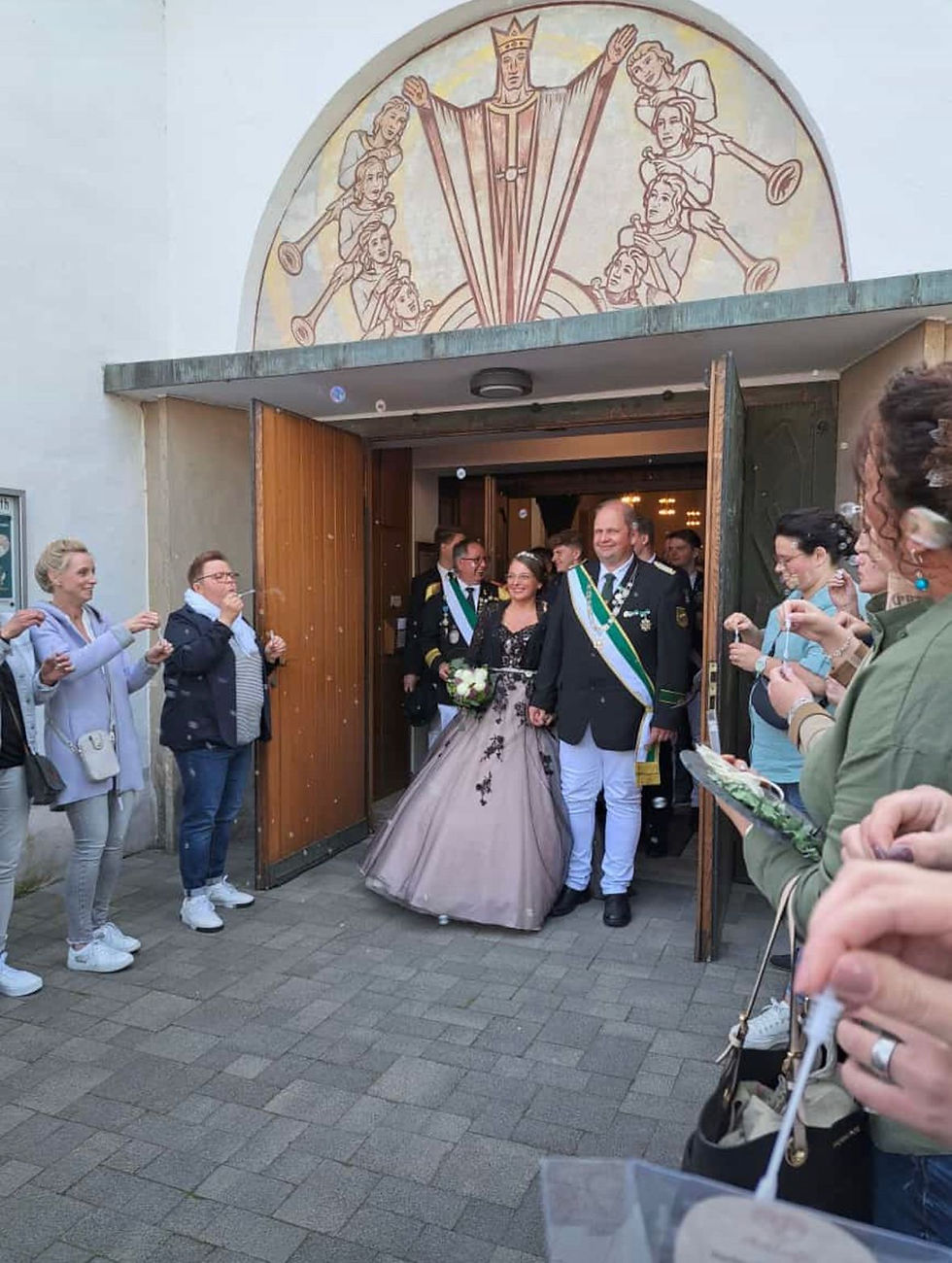 Königspaar heiratet in der Schützenmesse