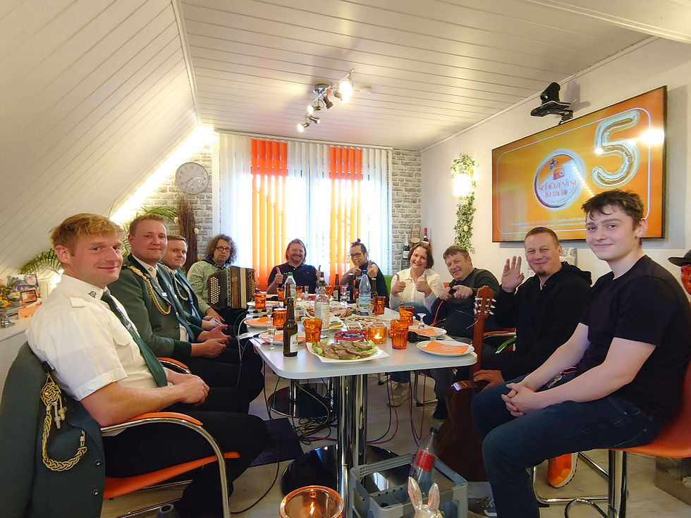 Studiobesuch aus Rühle und Tirol | Foto: Schützenfest im Radio