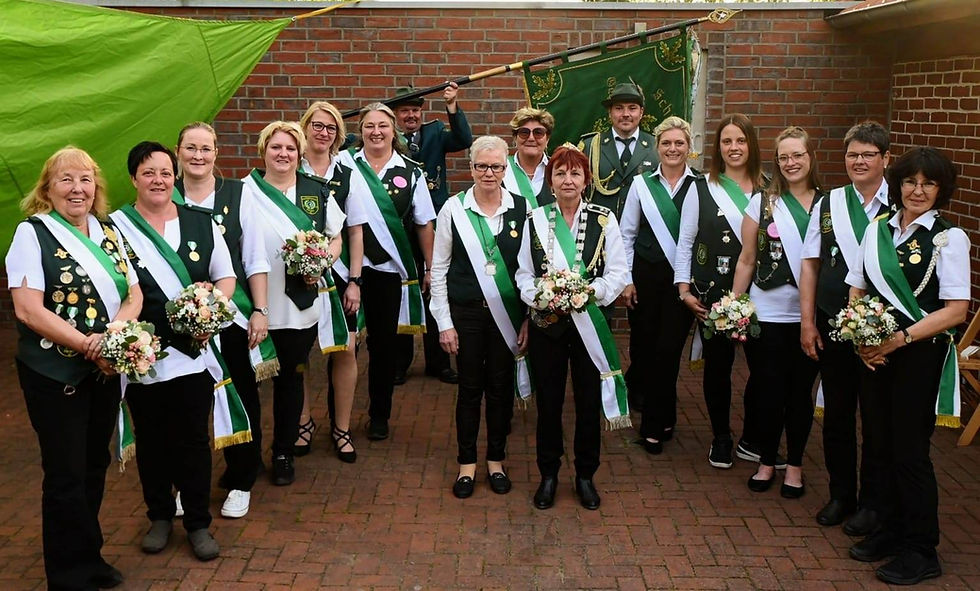 Dank dieser 14 Frauen konnte das Schützenfest stattfinden | Foto: Schützenverein Vörden e.V. von 1630