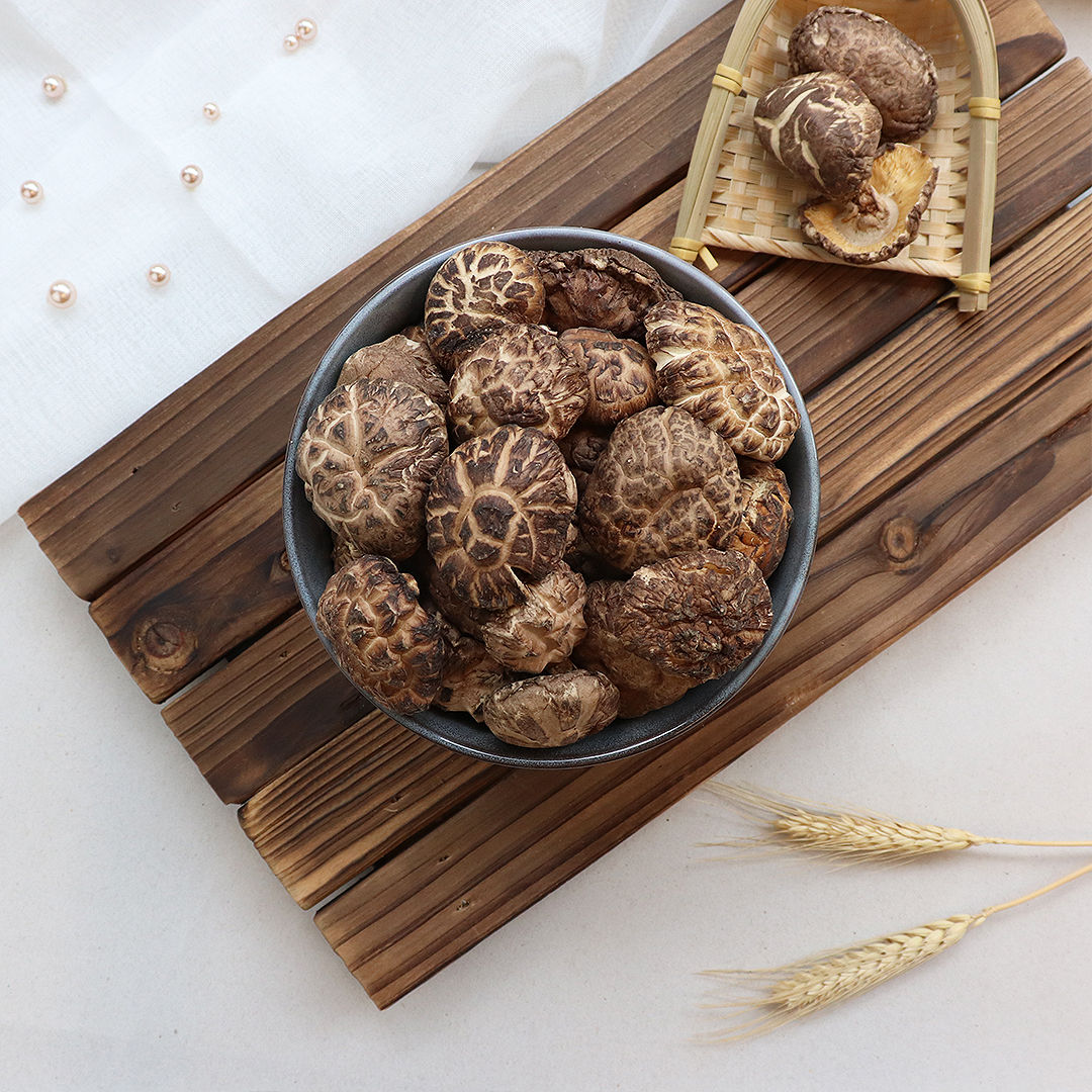 Yuan Mu Tea Flower Mushroom 原木茶花菇（3-4CM)