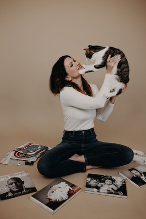 SHANNON LEA ROCK AND CAT OPHELIA 
