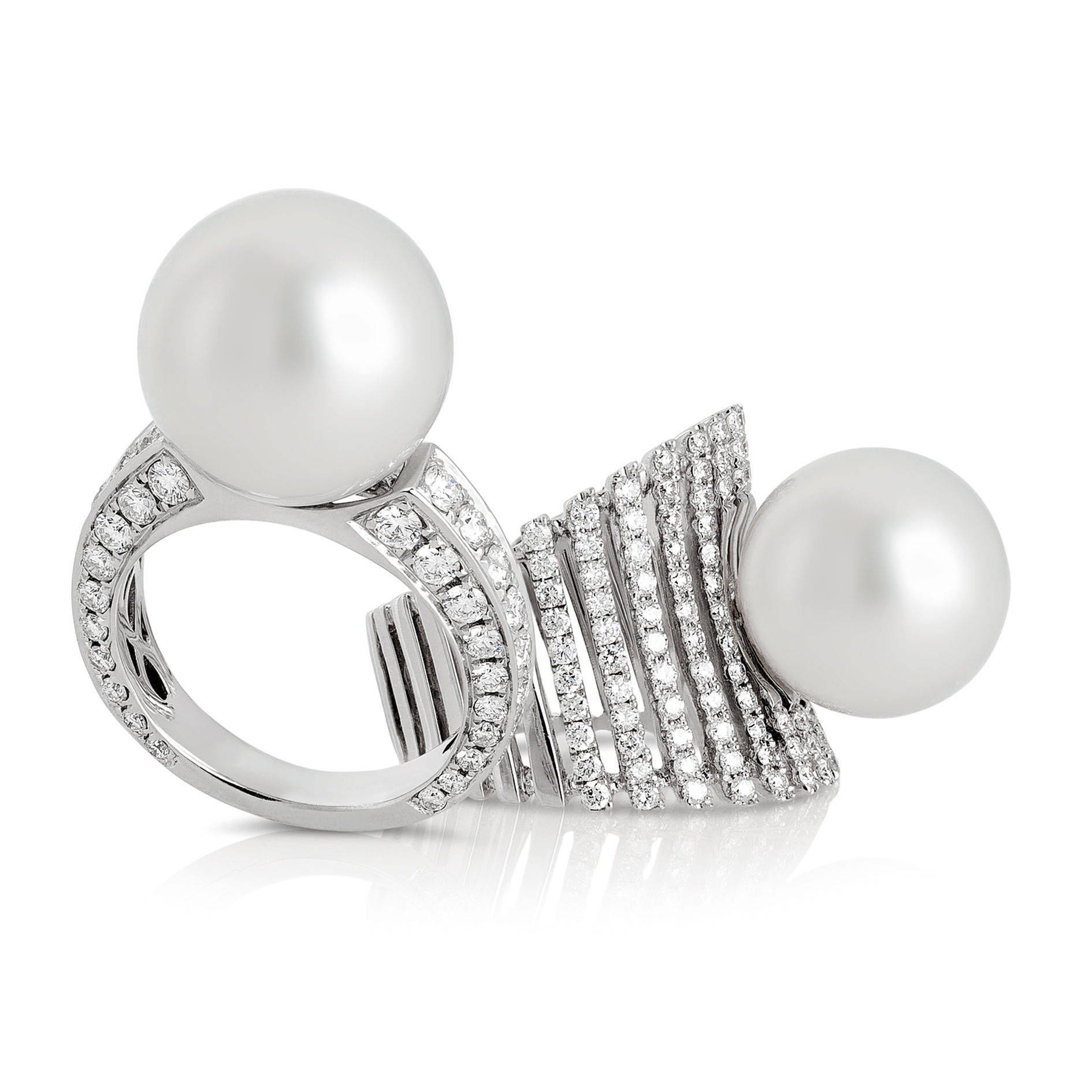 Classic Pearl Ring with Diamonds in White Gold