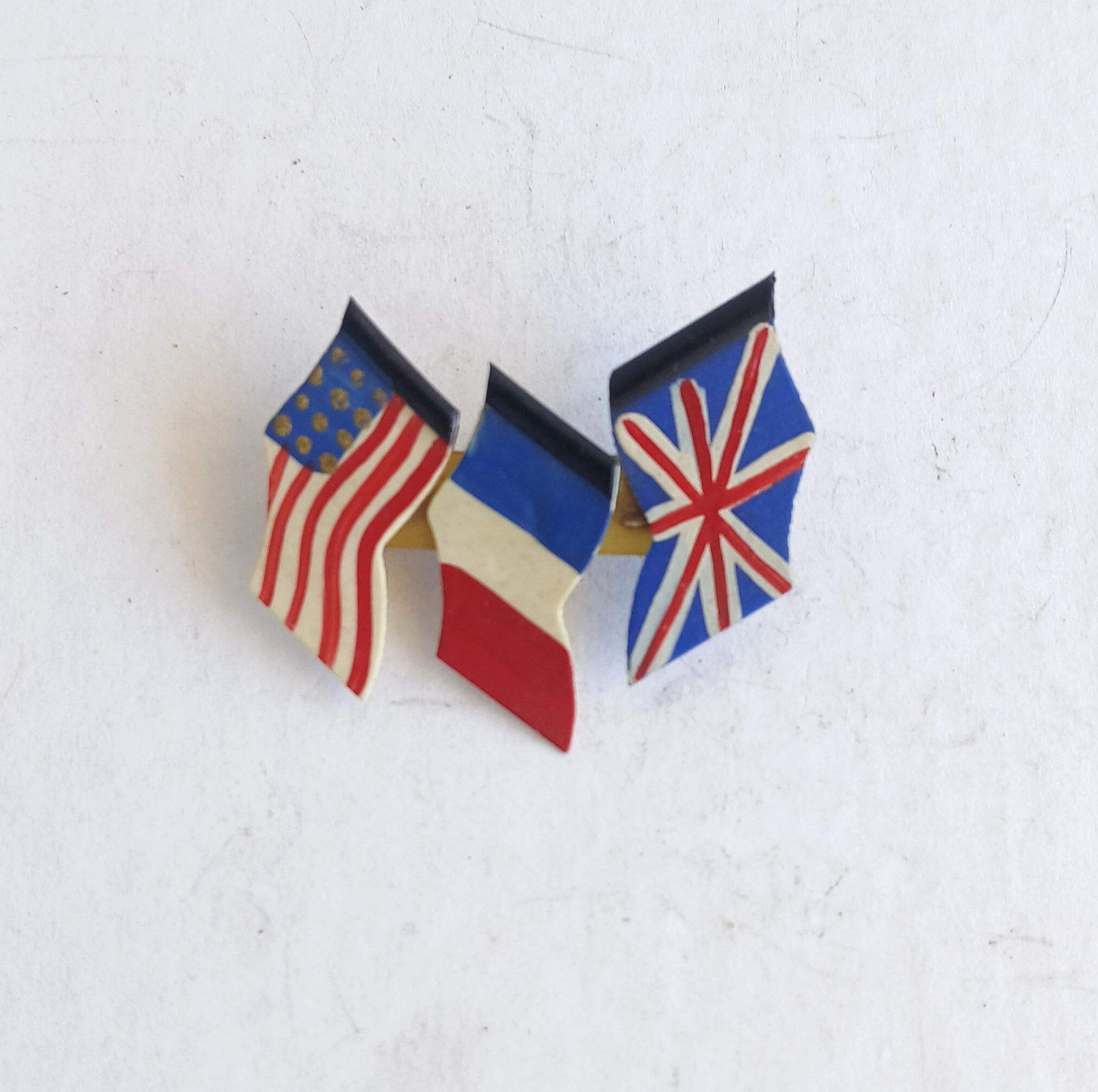 Insigne libération - FR54605c Broche trois drapeaux alliés