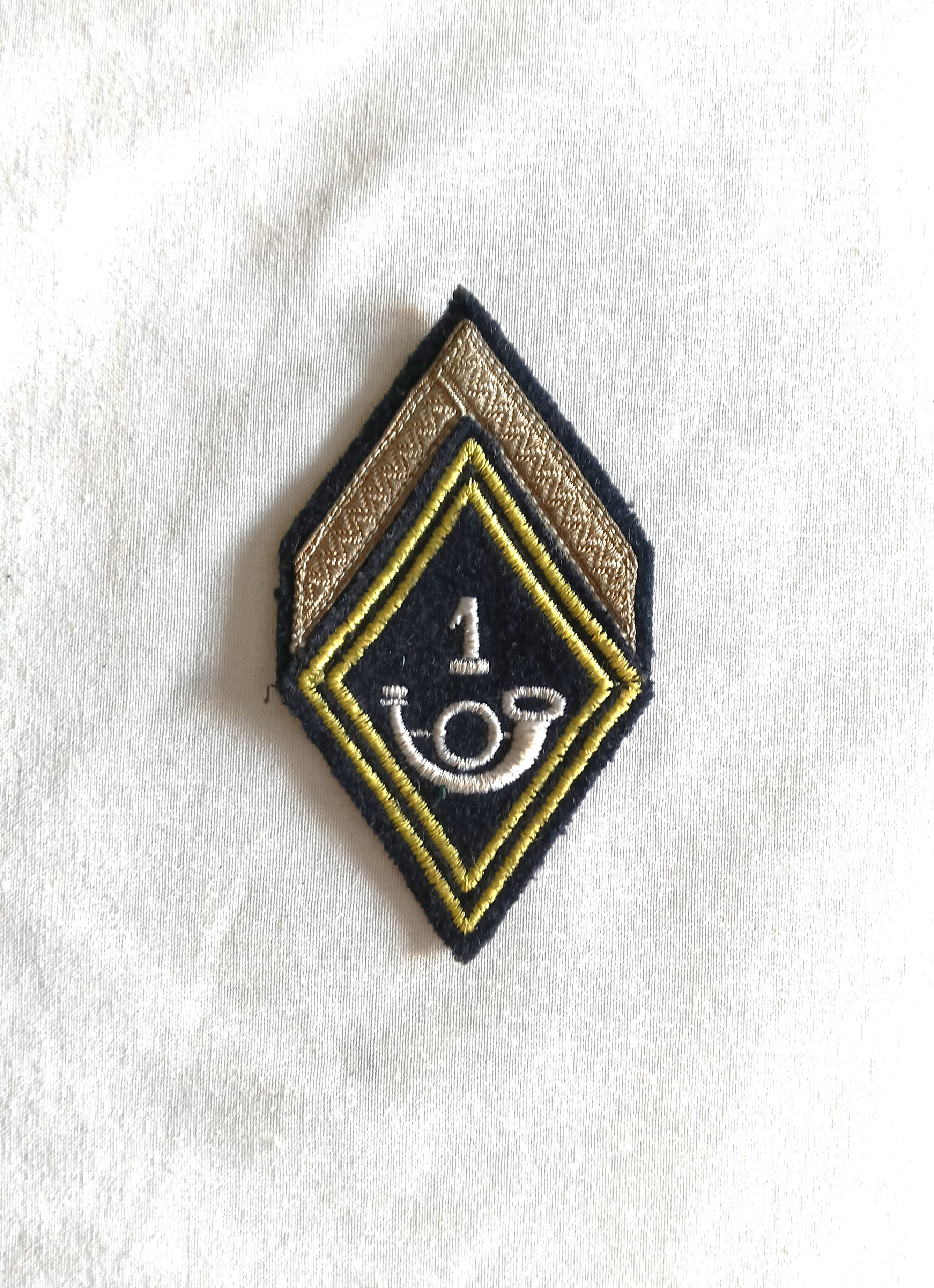 Écusson - FR23204c  1°B.C.P (cadre fil blanc)