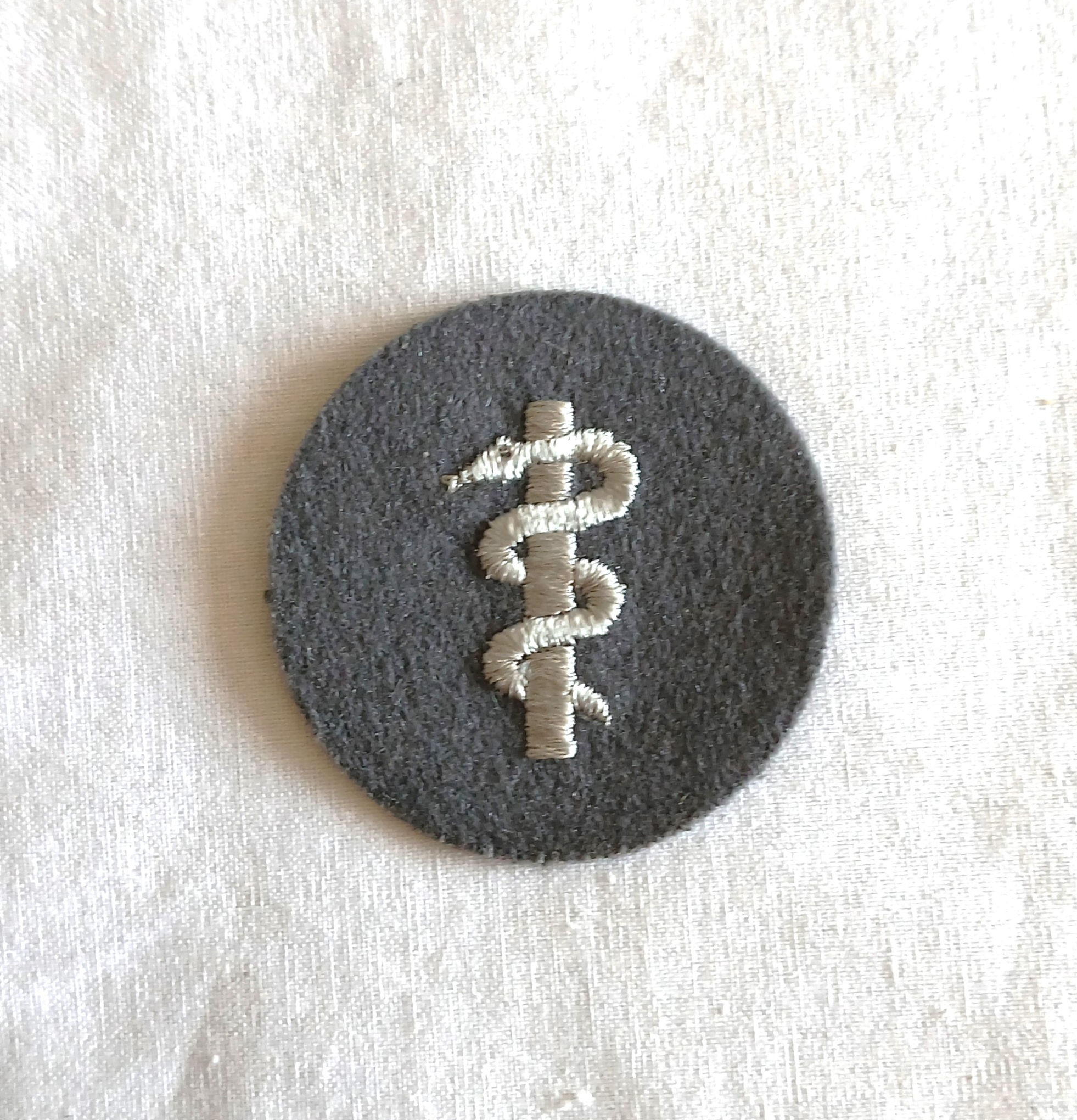 Insigne - DE355205a Insigne de manche personnel soignant DRK