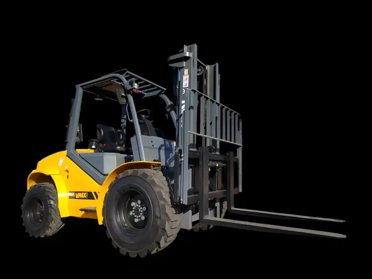 Chariot élévateur tout-terrain diesel VMAX 3 t 2WD, autre angle de vue 3/4 avant