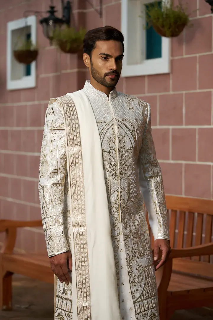 Bollywood-inspired sherwanis at Zara Zari UK – Perfect for grooms & wedding guests. Free express delivery