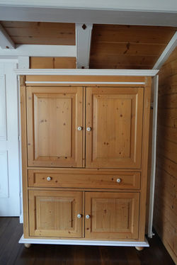 Kleiderschrank " Heimatliebe"