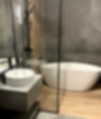 Modernes Badezimmer