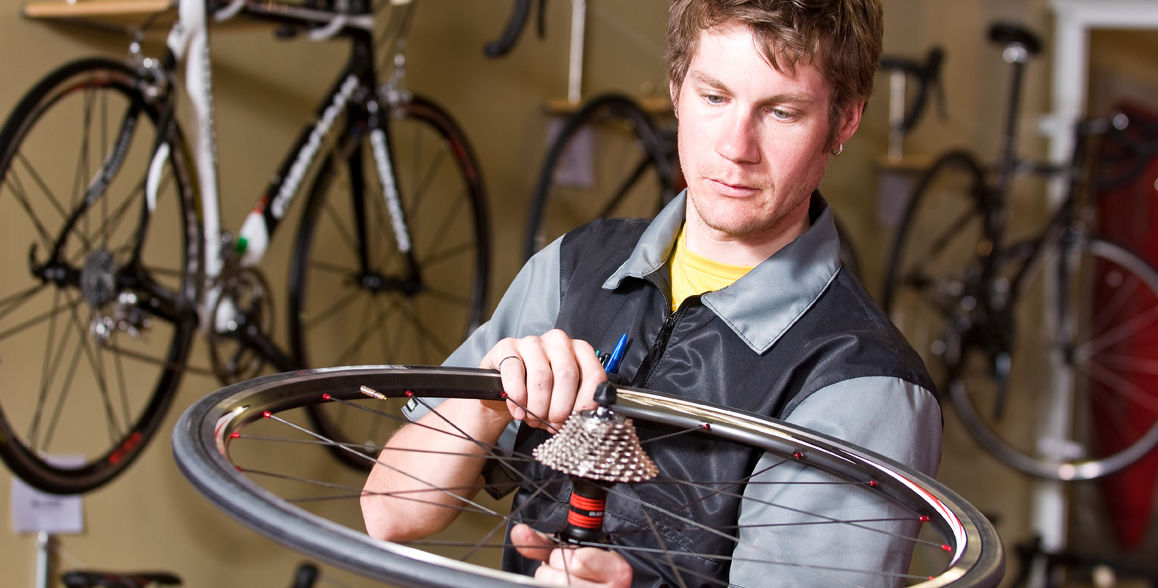 Reparatie van fietswielen