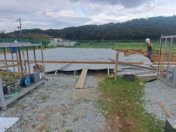 天童市で立上りコンクリートの打設をして養生しました。