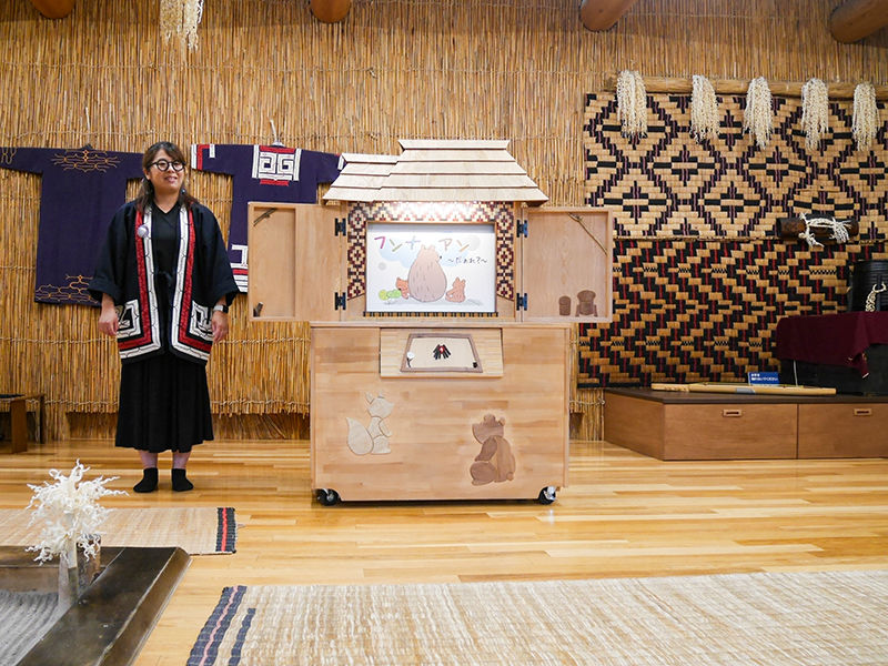 紙芝居を見るのは久しぶりでしたが、大人も子供も一緒になって楽しめるプログラムです