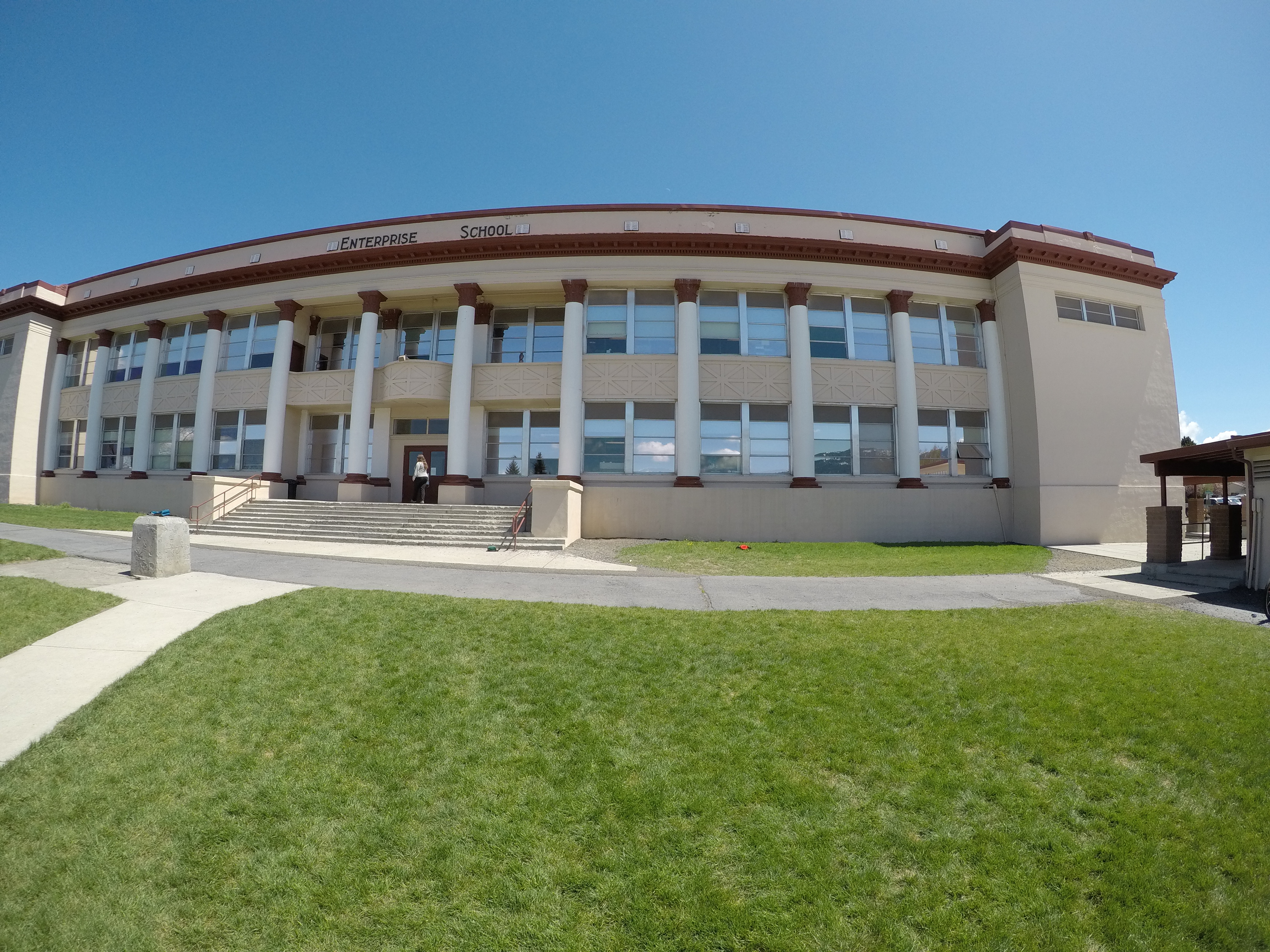Analysis: Energy Trust of Oregon (ETO) Site Evaluation Report. Assessment of energy consuming equipment and potential energy savings measures.