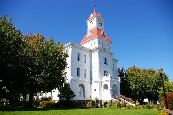 Analysis: Energy model and life cycle cost (LCC) analysis for hydronic geothermal heating system for 28,000 square foot courthouse and offices.