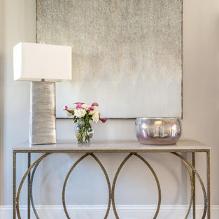 Accessory with lamp bowl and flower vase