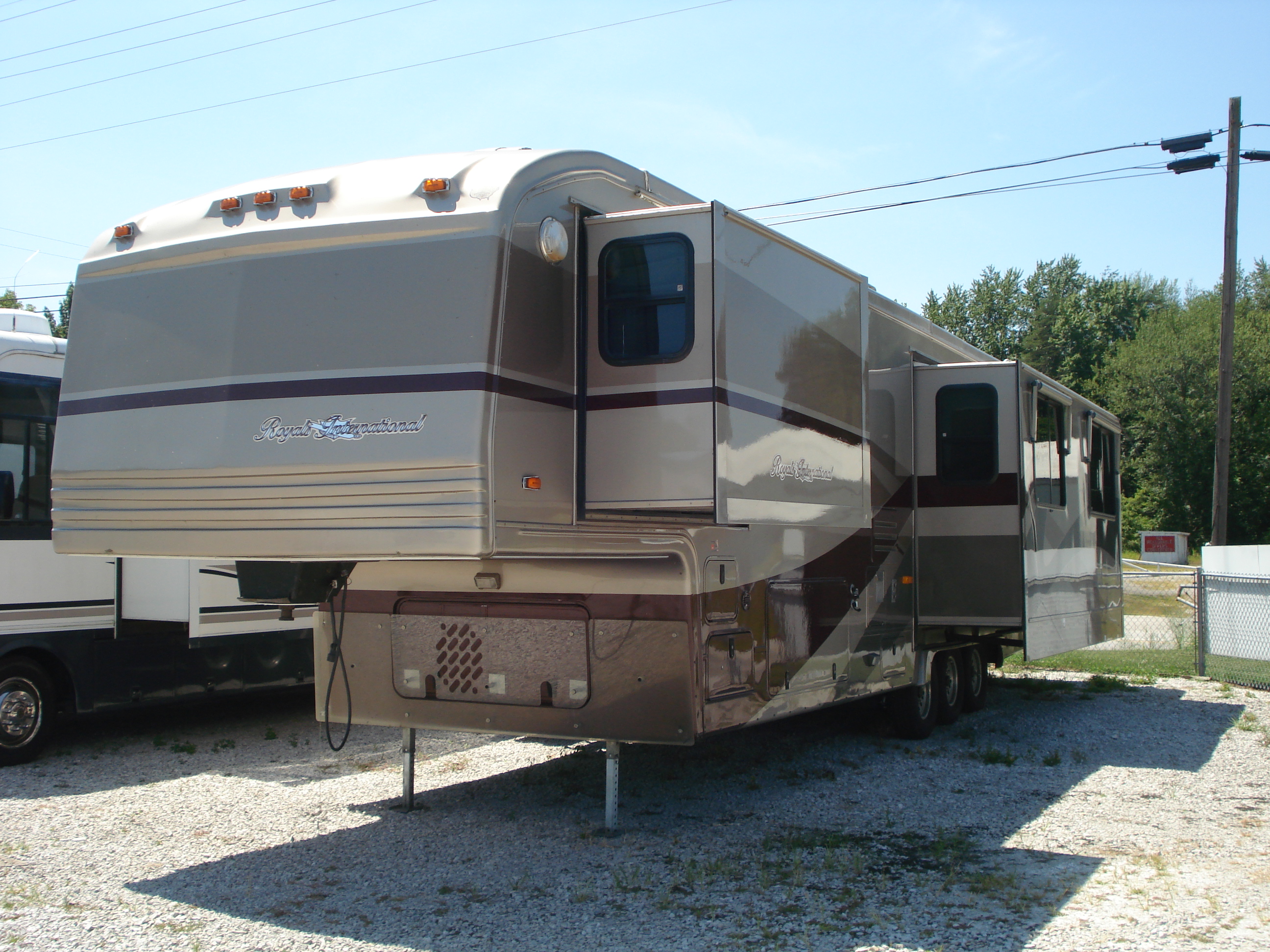 PreOwned 5th Wheels Thatcher RV Sales