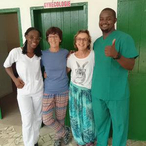 Ana Úriz y Juncal Benito, ginecólogas pamplonicas, regresan a casa