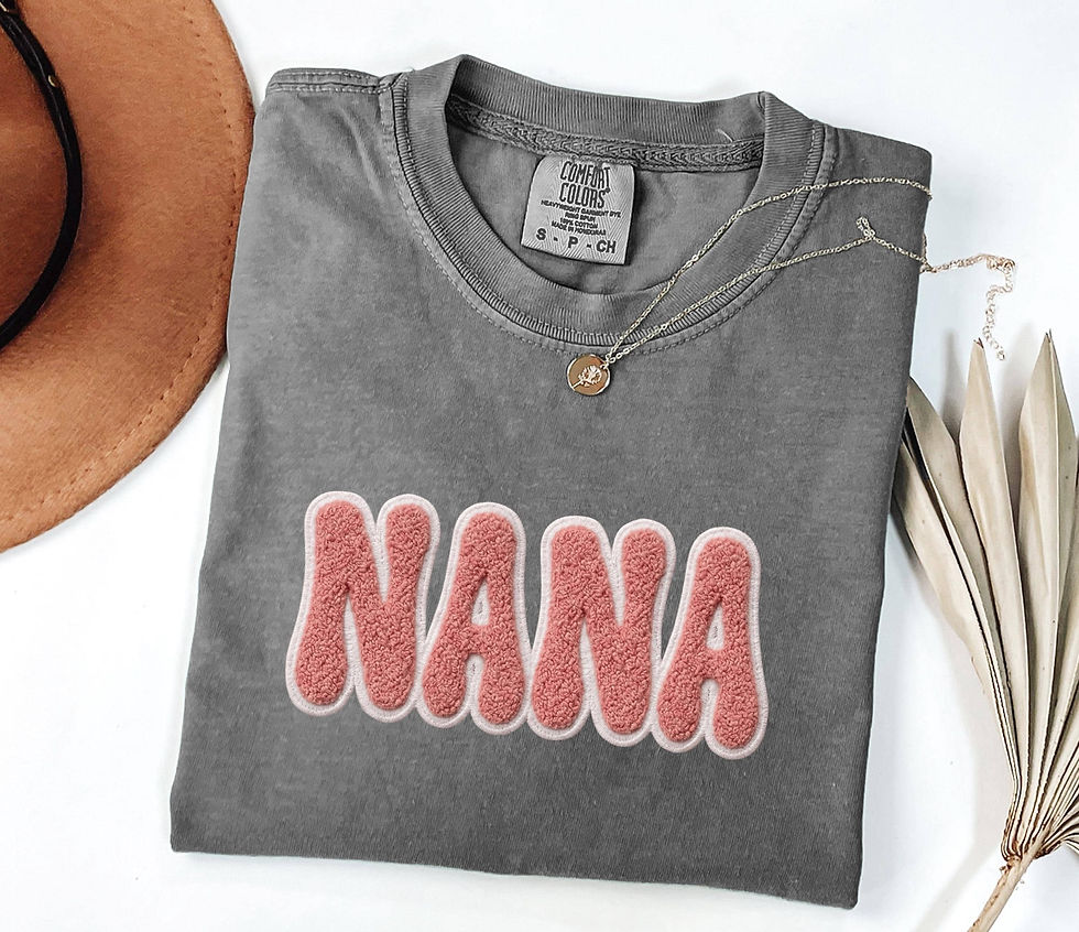 Küçük resim: NANA Chenille Patch Sweatshirt, Dusty Rose Fuzzy Letter Nana Gift for Grandma B…