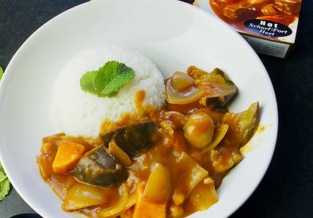 Golden vegetable curry