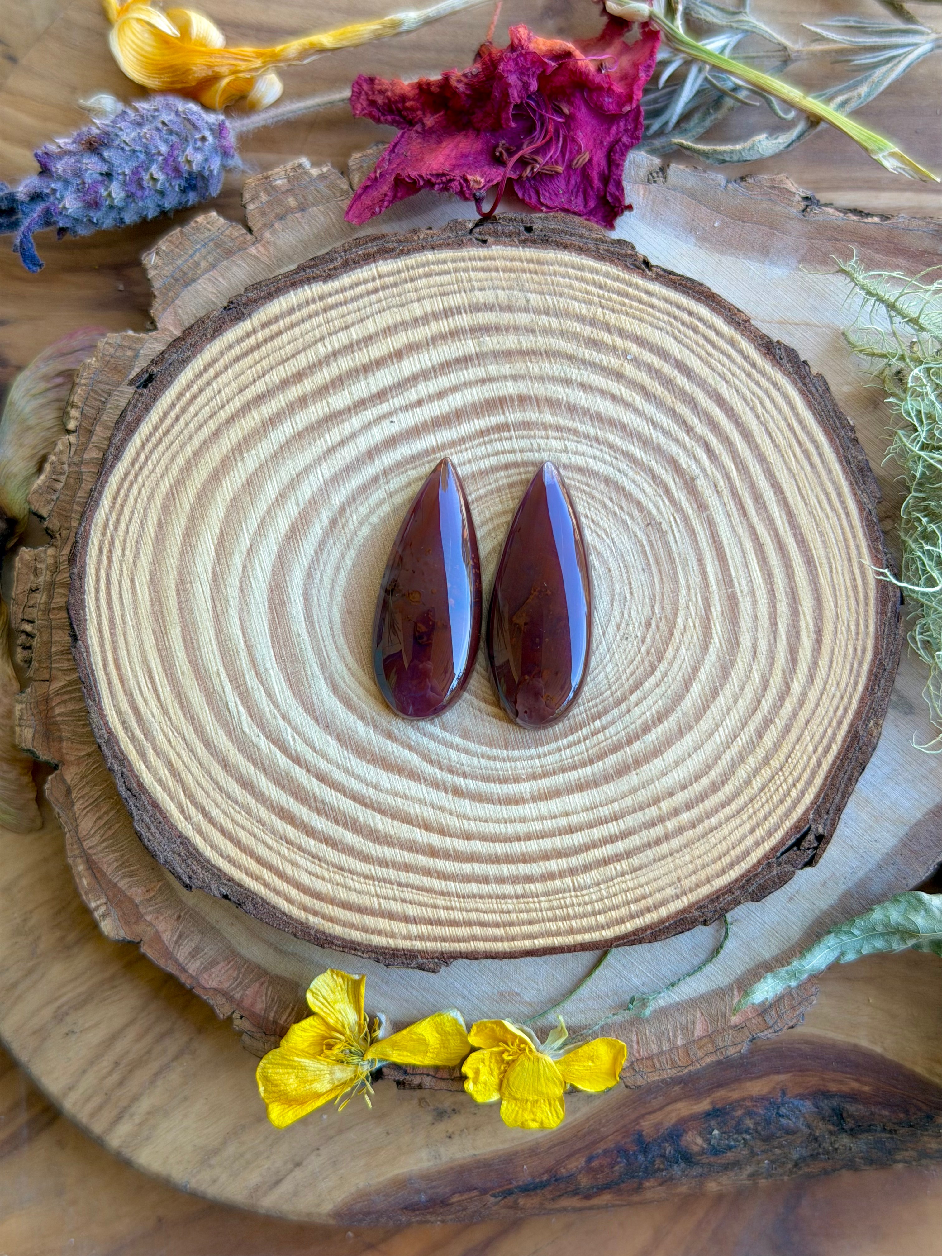 Pigeon Blood Agate Cabochon